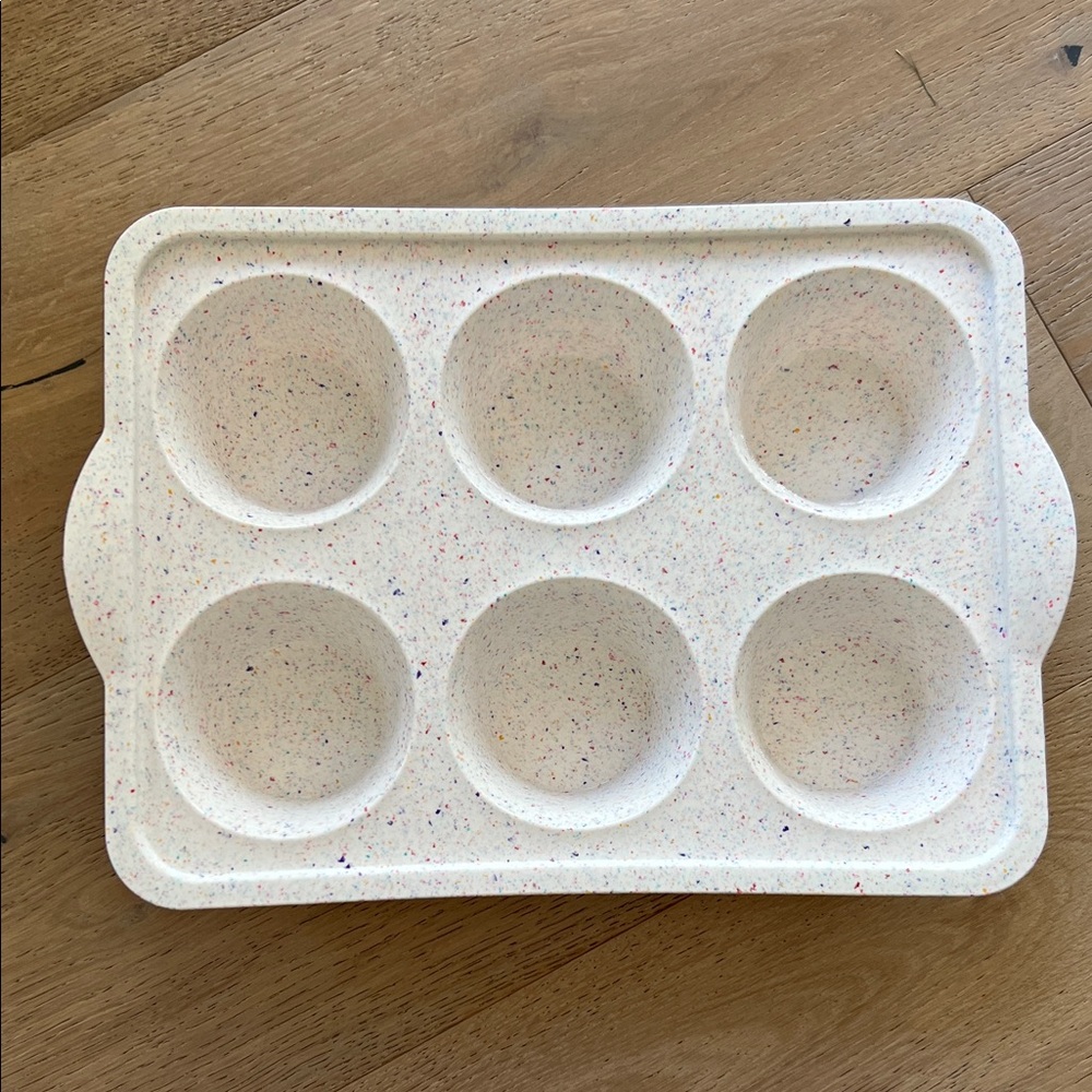 Speckled Cream Muffin Tray